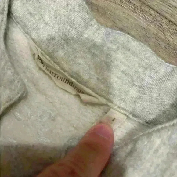 Soft surrounding white cardigan with embroidery size large - Picture 4 of 7